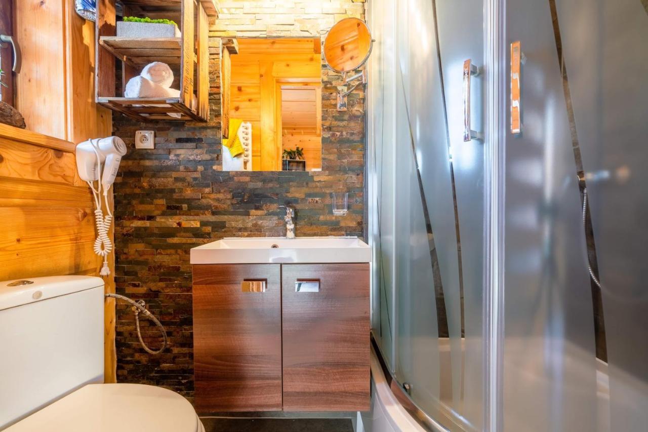 Domki Widokowe Wooden Luxury Chalet & Jacuzzi Зомб Екстериор снимка
