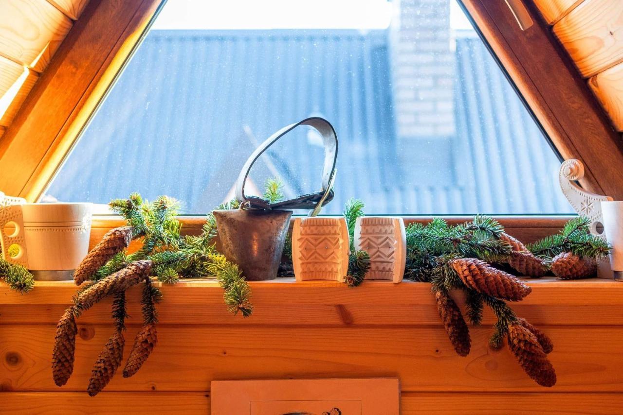 Domki Widokowe Wooden Luxury Chalet & Jacuzzi Зомб Екстериор снимка